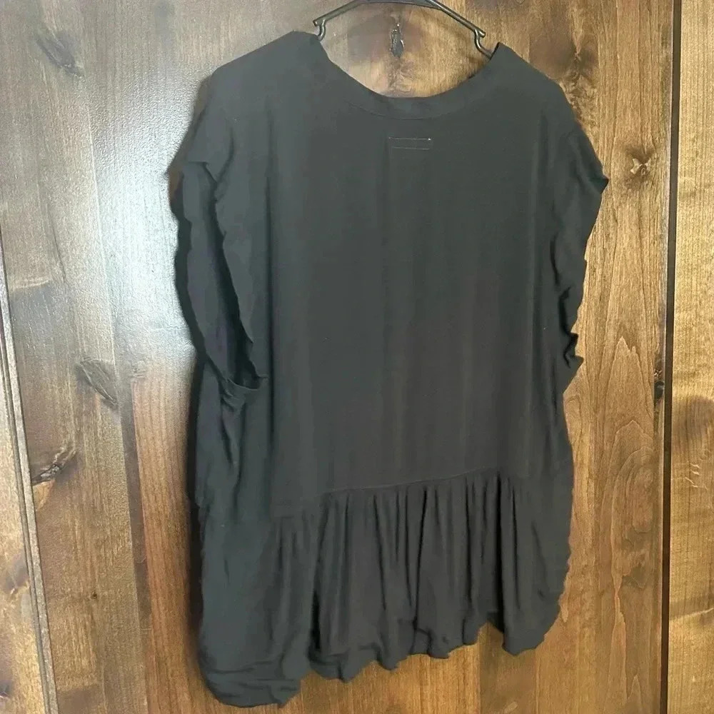 Free Assembly women’s Size XXXL 3X 100% viscose blouse v neck top black flowy - Picture 4 of 6